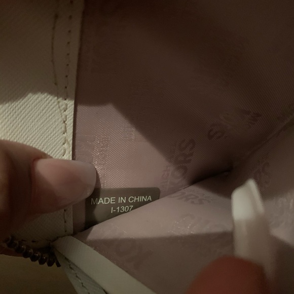 ⭐️SOLD⭐️Michael Kors Vanilla Tote and Wallet - Picture 8 of 8